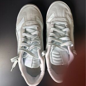 Light blue Puma Sneakers